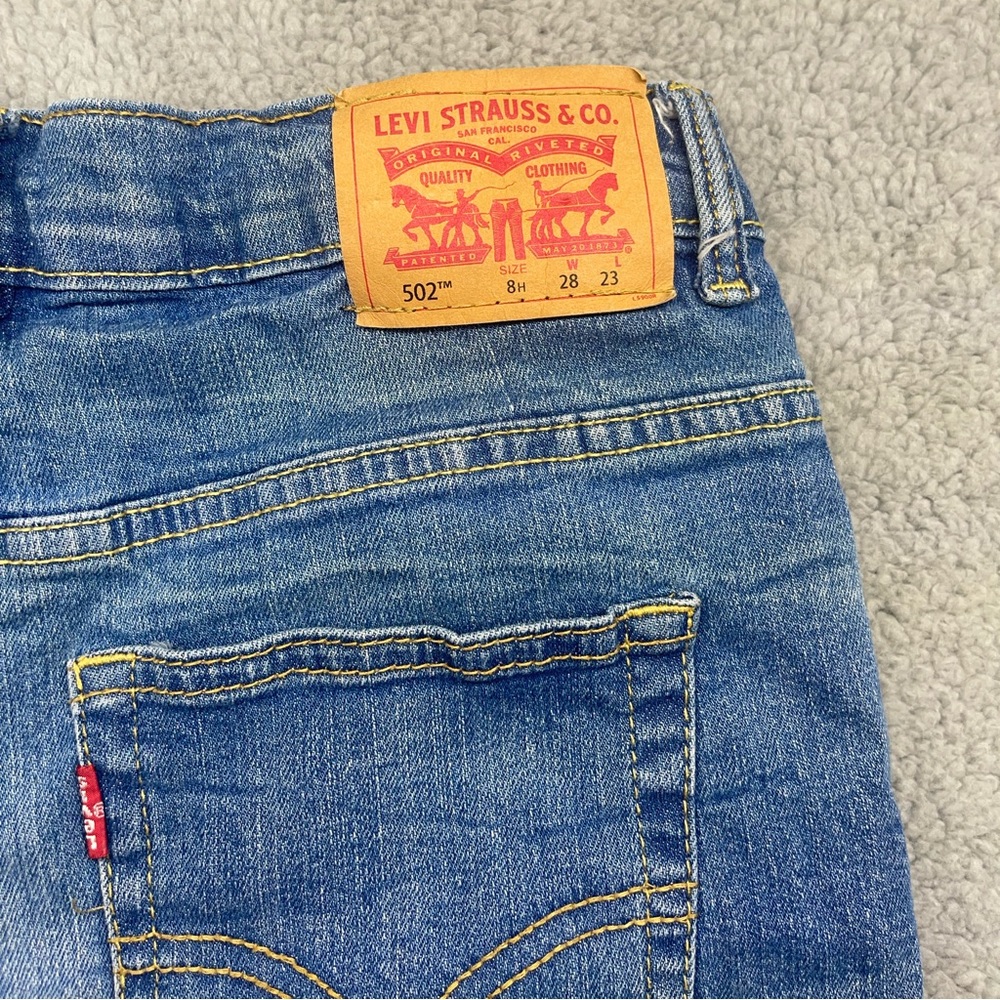 Levi’s 502 regular taper jeans size 8H W28 L23
